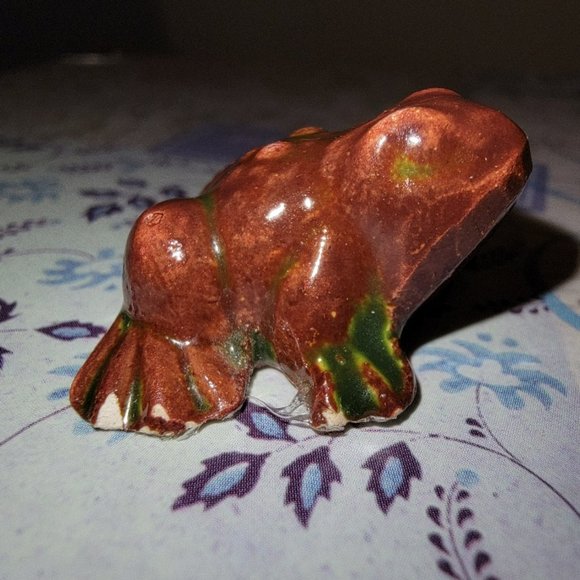 Vintage Miniature Ceramic Frog Figurine - Picture 4 of 10
